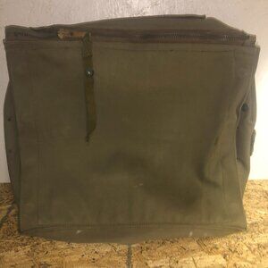 Vintage Green Military Bag / Rucksack - Collector's Item Only (LLT1584)